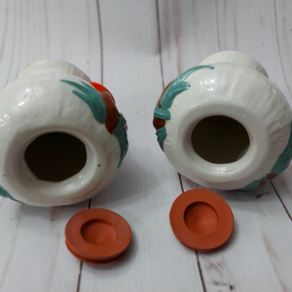 Vintage Ceramic Mushroom Salt and Pepper With Tray *Like New Condition* - Picture 7 of 9